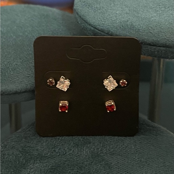 Lot Of 3 Pairs Stud Earrings Clear, Red, And Purple Stones Silver Toned Fashion - Picture 3 of 6